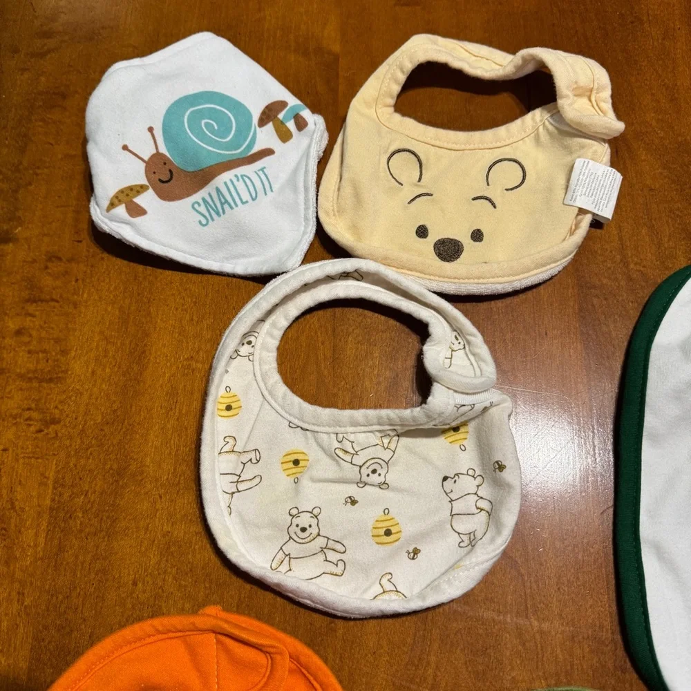 7 piece baby bibs lot OS‎
